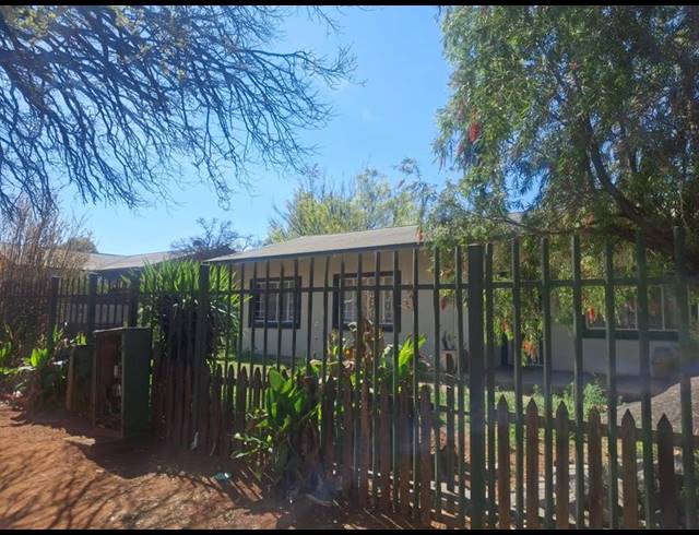 3 BEDROOM HOUSE FOR SALE IN VANDERBIJLPARK CW 2
